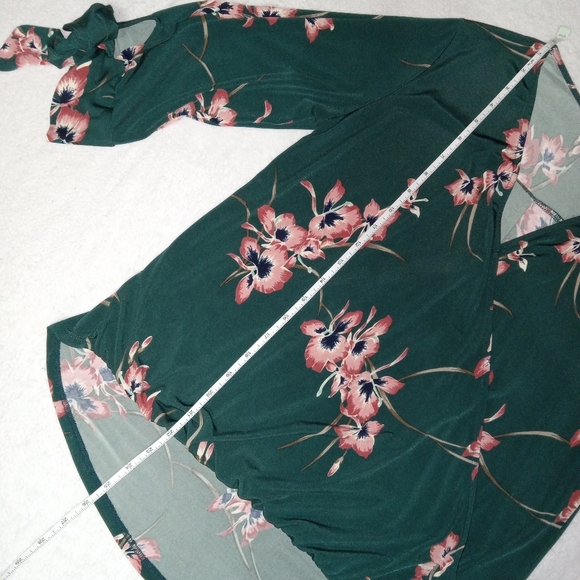 Beacon Drk Green Floral Faux Wrap Hi Low Longsleeve Top size Large - Picture 10 of 10